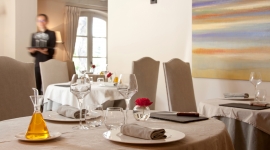 Salle intérieure restaurant La Benvengudo