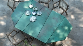 Table de repas Rafael, en pierre de lave émaillée - Ethimo