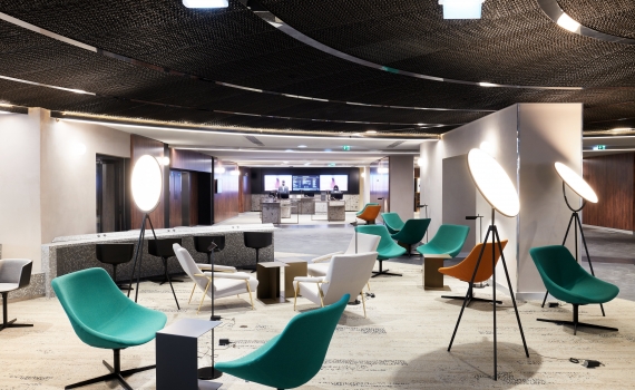 CUT ARCHITECTURES - LOBBY